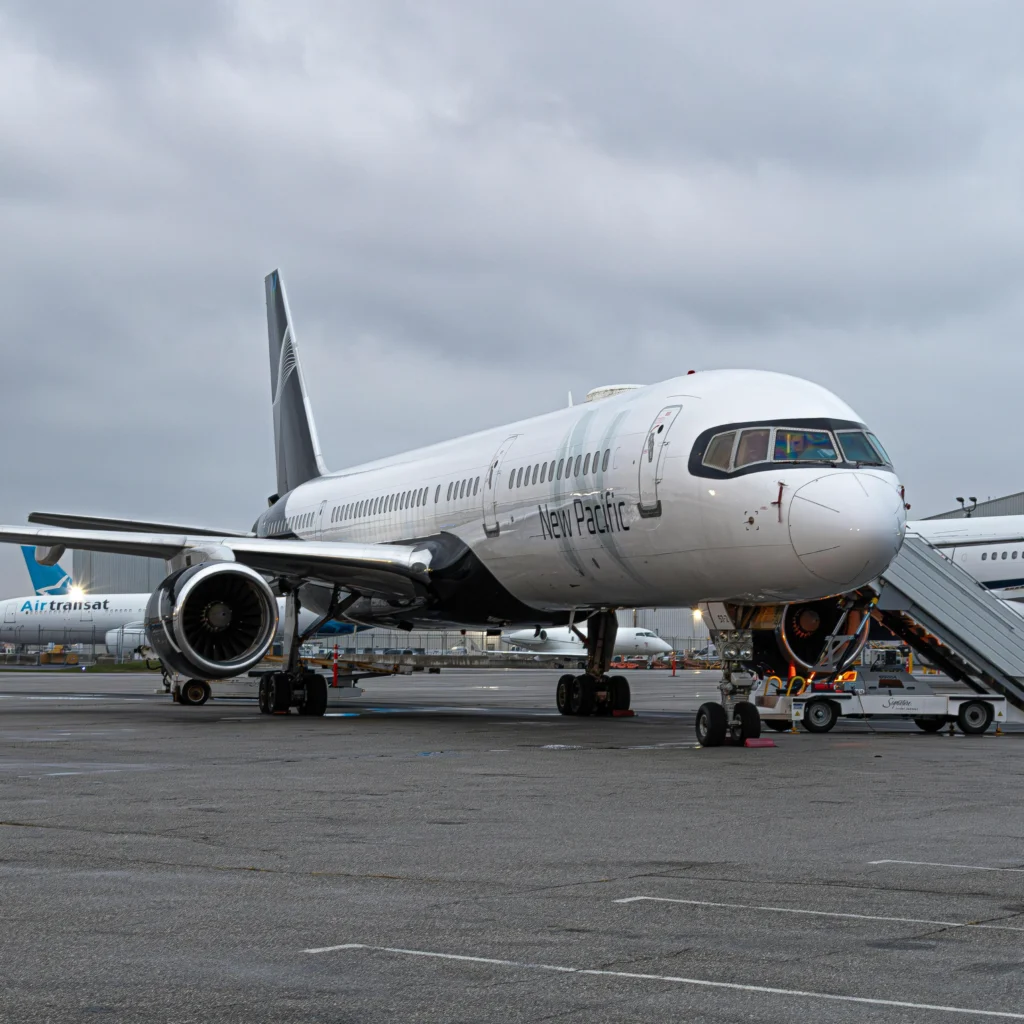 London Gatwick to Ottawa flights