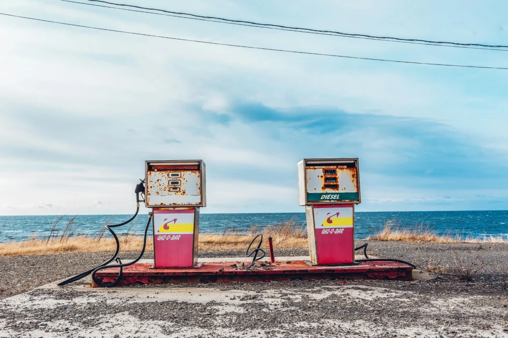 Major destinations implement energy rationing